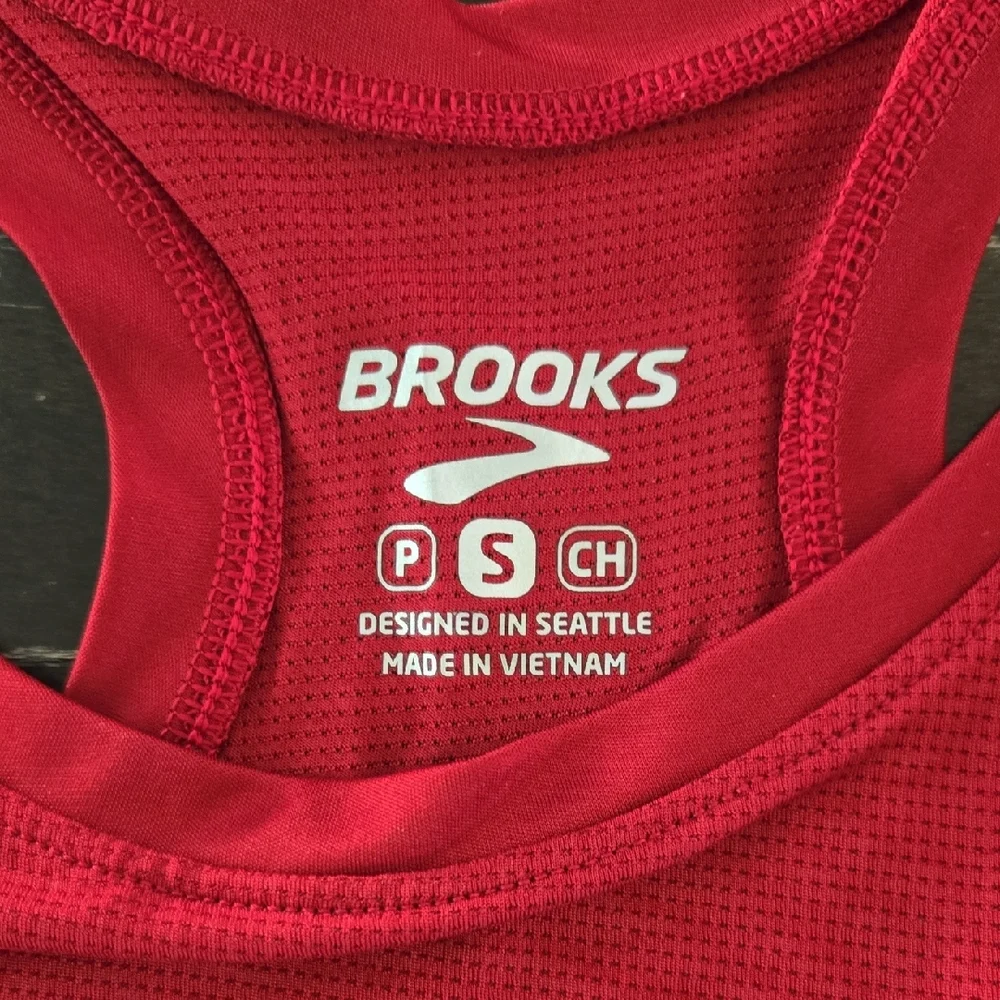 Brooks Racerback Tank Top - Picture 2 of 4
